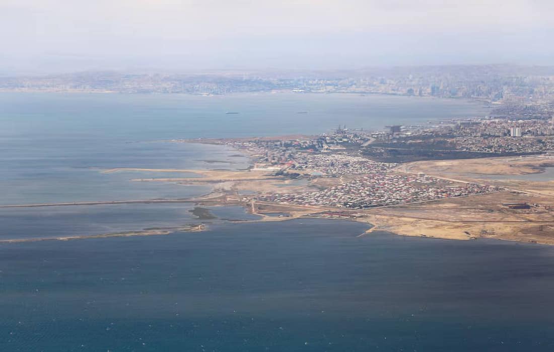 آذربایجان نسبت به کمشدن عمق دریای خزر هشدار داد