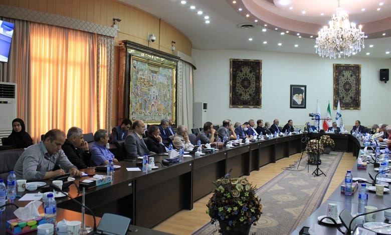 در نشست بررسی تنگناها و فرصتهای سرمایهگذاری در استان آذربایجانشرقی